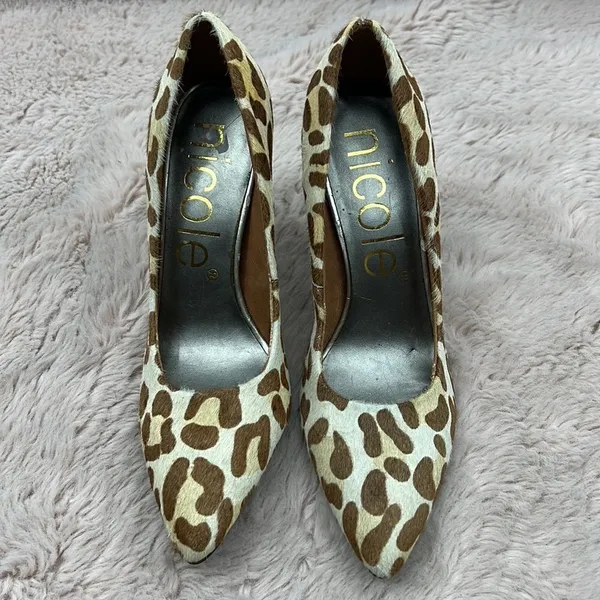 Nicole size 6.5 leather upper animal print heels - Image 2