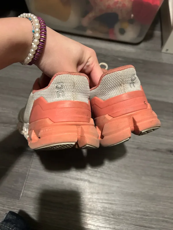 On Cloud Shoes Running - Image 2