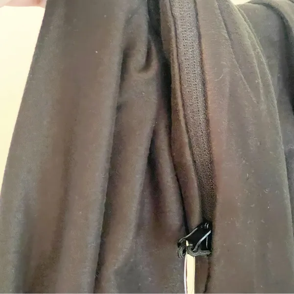 Beyond Yoga Hidden Pocket Infinity Scarf Black NEW‎ Athleisure Athletic - Image 3