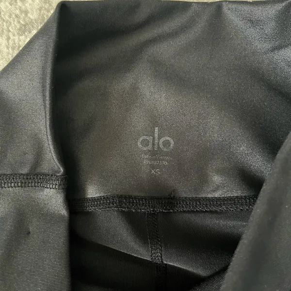 Alo Legging in Black Glossy - Image 8