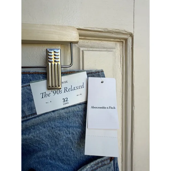 Abercrombie & Fitch The 90s Relaxed Jean High Rise Light Wash Blue Size 32 Long - Image 4