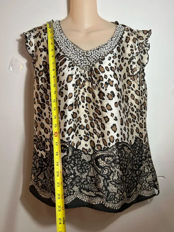 Women's stylish set -blouse and skirt.Size L. $30. - Image 2