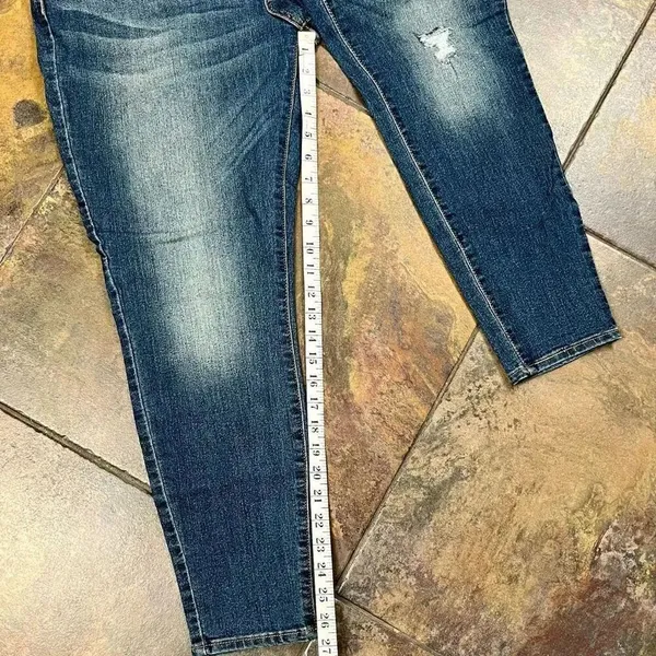 Signature Levi Strauss Gold Mid-Rise Skinny Distressed Jeans 12S - Image 2