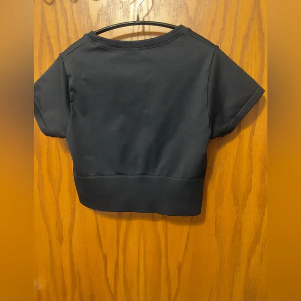 Offline By Aerie Real Me Black Short Sleeve Crop Seamless Top Size Medium - Image 7