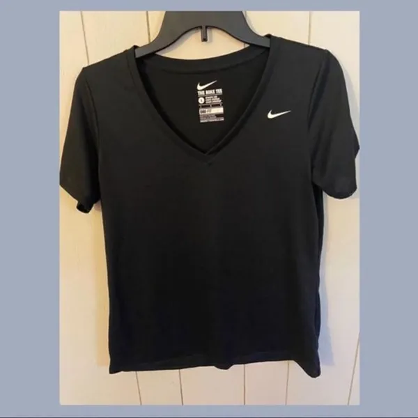 *30off3*‎ NWOT. Nike Dri-Fit Athletic top.​ - Image 2