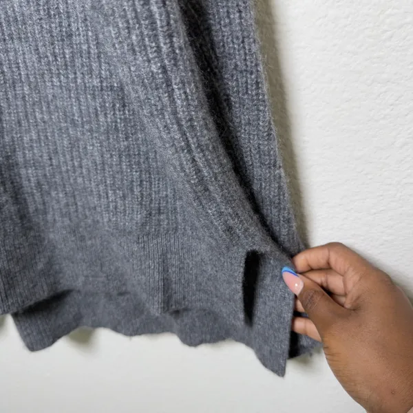 Neiman Marcus Womens 100% Cashmere Sweater XL Gray Lace‎ Up Shoulder V-Neck - Image 7
