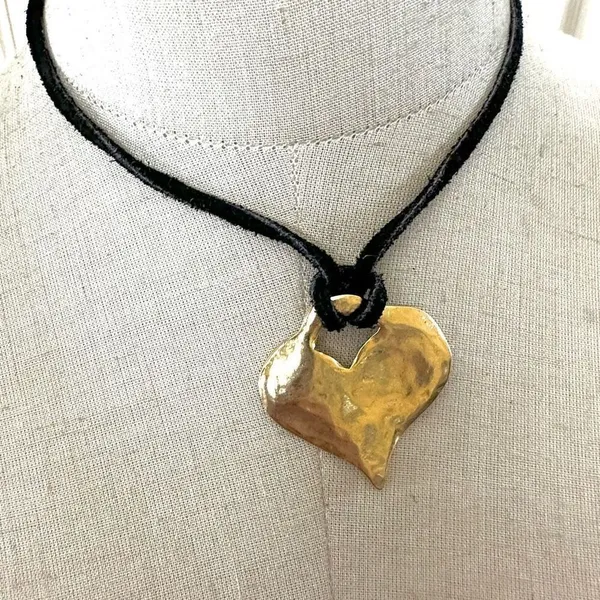 Gold tone heart pendant necklace on black cord - Image 5