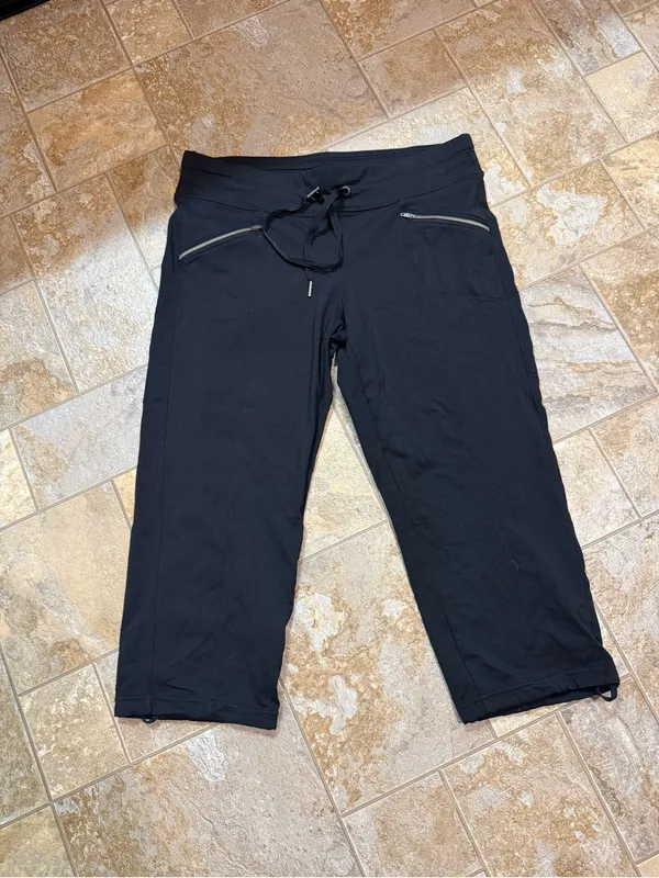Athleta | Black Active Capri Leggings - Image 7