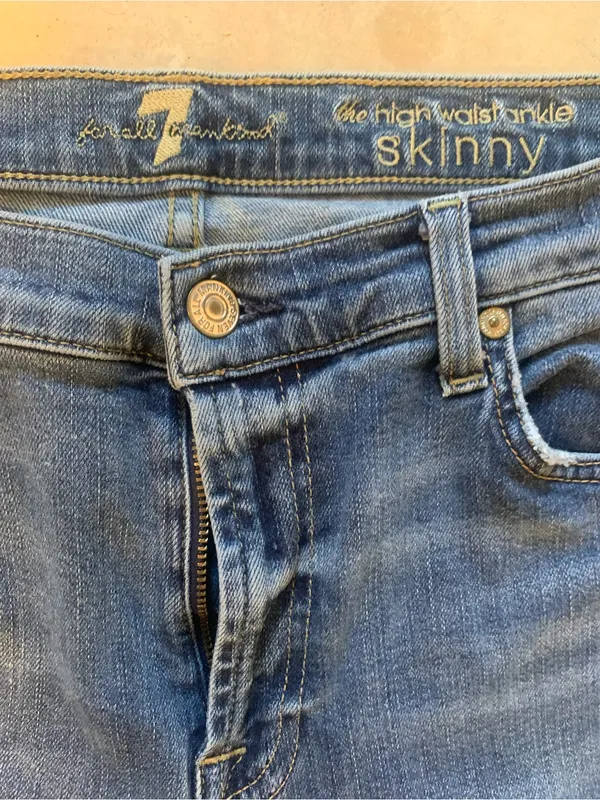 7 FOR ALL MANKIND High Waist Skinny Ankle Jeans size 32 - Image 3