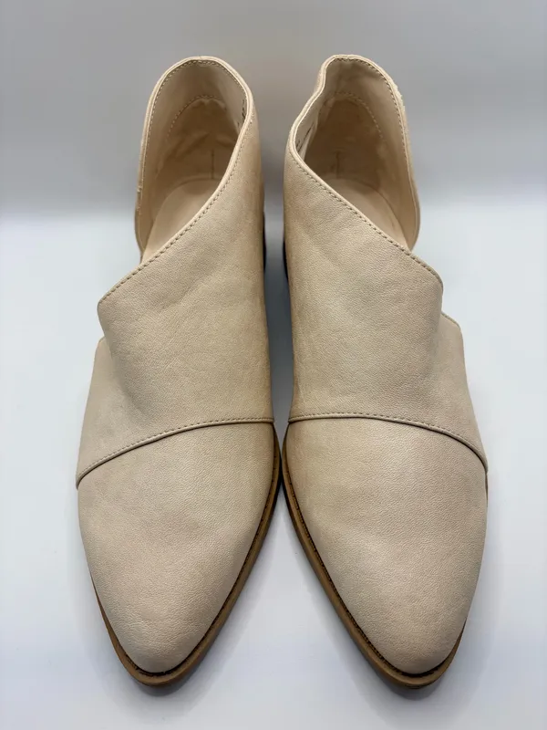 Universal Thread Women’s Size 7 Beige Cutout D’Orsay Flats Low Heel Minimalist Shoes - Image 4