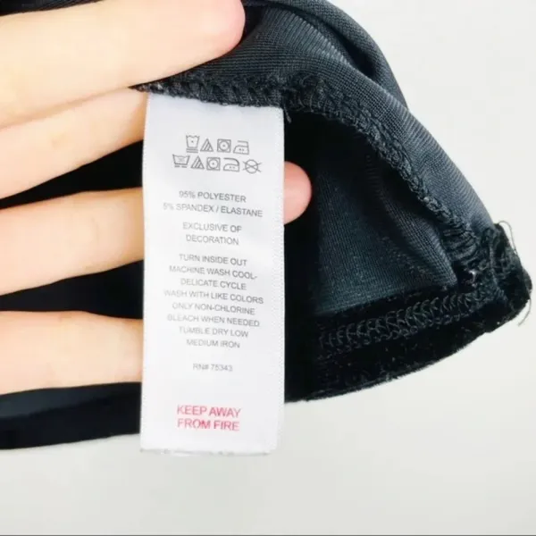 TAHARI Black Velvet Short Sleeve Lounge Top Size Small‎ - Image 8