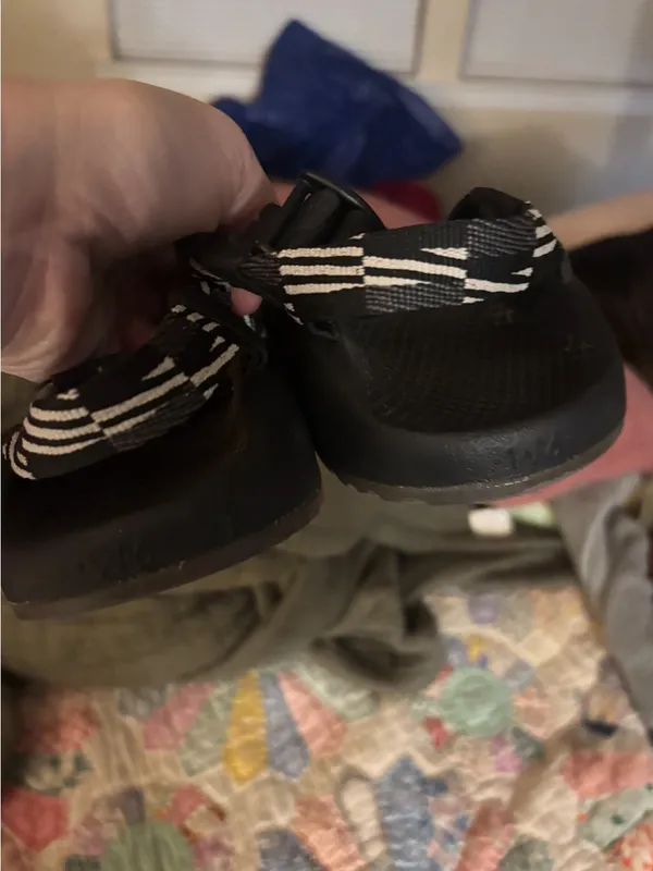 Chaco ZX/3 Classic sport sandals in a black and white scatter pattern size 6 - Image 2