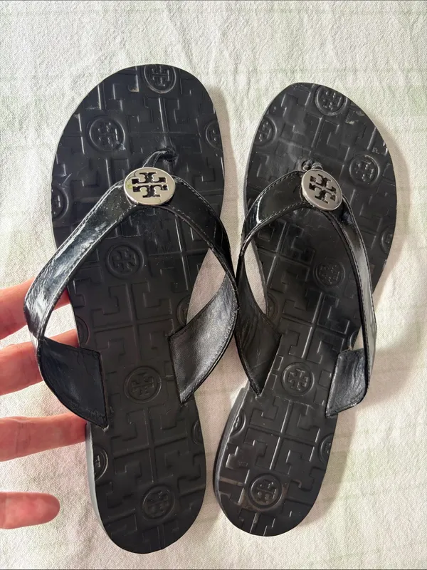 Tory Burch Black Patent Logo Thong Sandals - Image 8