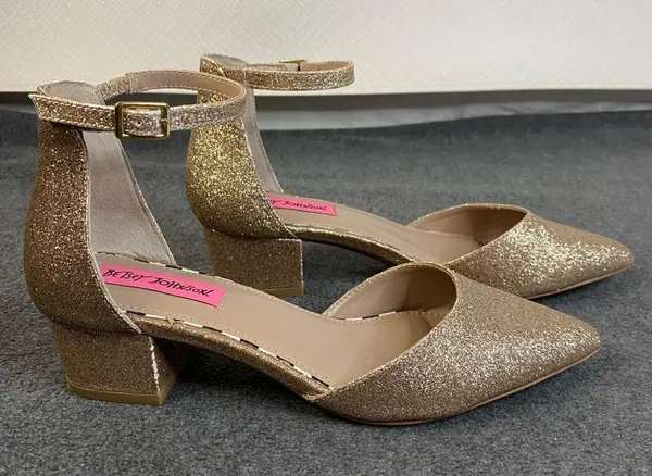 Betsey Johnson Heels Womens Gold Glitter Sz 6 Ankle Strap Pointed Toe Pump *Flaw - Image 2