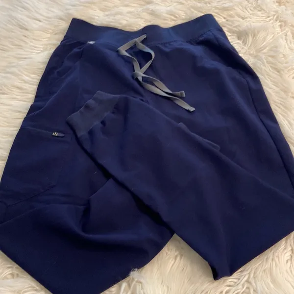 FIGS Technical Collection Pants size S inseam 30” waist 30” elastic navy blue - Image 11