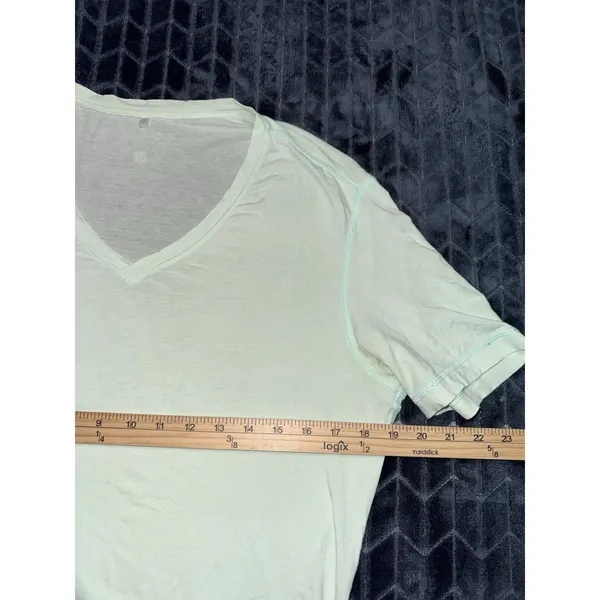 Lululemon Love Tee Short Sleeve V-Neck T-Shirt Green Stretch Size Small - Image 6