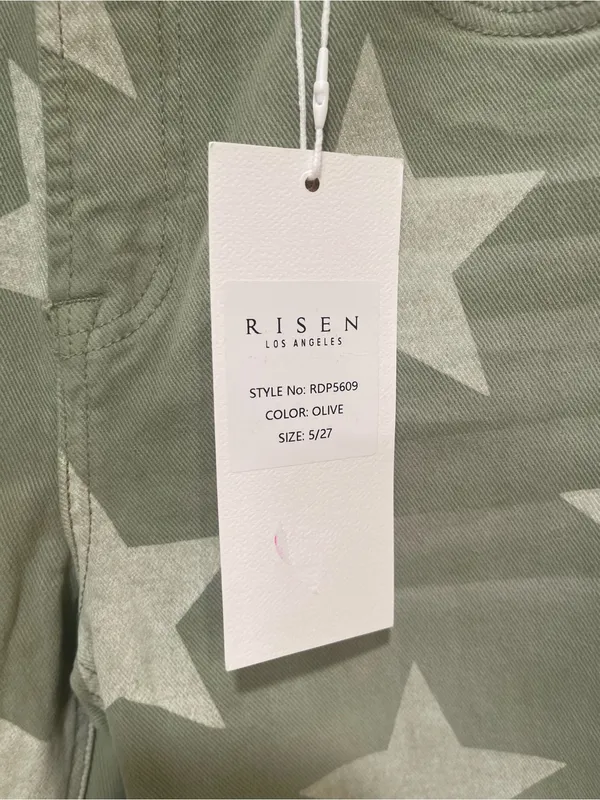 NWT Risen Jeans 5/27 Olive Star Print Distressed Crop Straight RDP5609 New with - Image 3