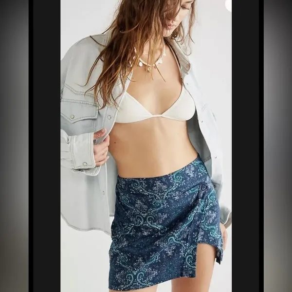 Free People Take It Easy Paisley Print Mini Skirt | Blue | Size 6 | NWOT - Image 2