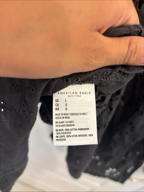 American Eagle Black Eyelet Embroidered Button Front Camp Shirt Large - Image 4