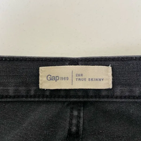 EUC | GAP women’s true‎ skinny black denim jeans — size 28 - Image 6