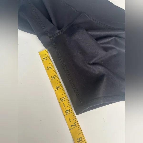 Alo yoga bike shorts - Image 7