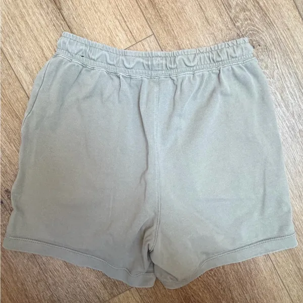 Nike Beige Casual Shorts - Image 2