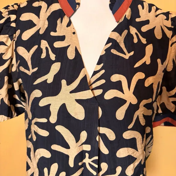THML Puff Sleeve Blouse Black Beige‎ Abstract Print Mandarin Collar Size S - Image 3