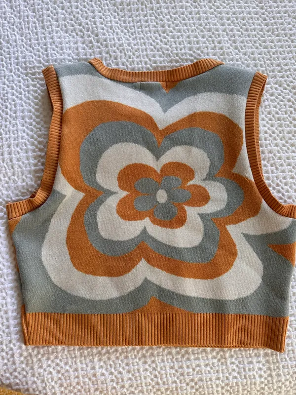 Altar'd State 70's Style Fower Pattern Sleevless Sweater Crop Tank - Image 3