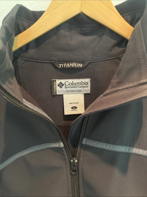 Columbia Women’s Titanium Omni-Tech Black Lightweight Softshell Jacket Large - Image 2