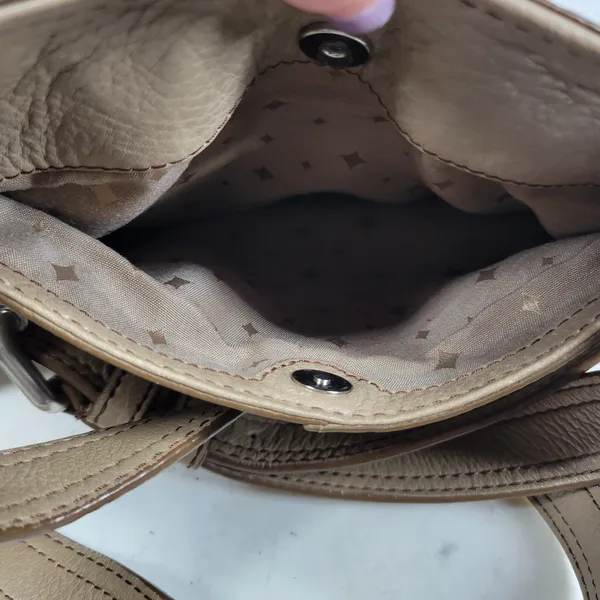 Fossil Maddox Leather Saddle Bag Taupe Tan Shoulder Turn Lock Flap Crossbody Y2K - Image 11