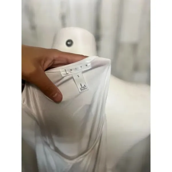 White tank top - Image 4