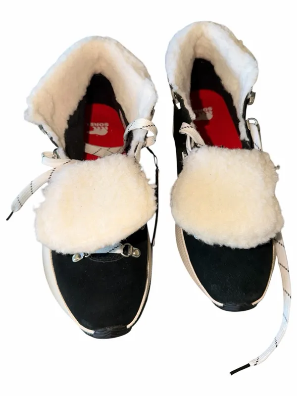 NWT Sorel Out 'N About III Conquest Waterproof Boots for Ladies - Black/Sea Salt - Image 9