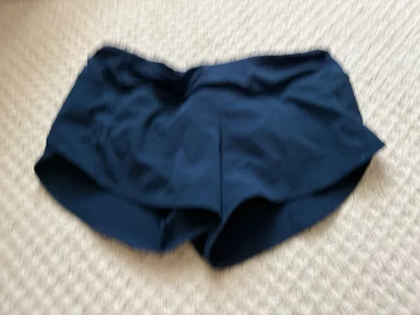 Lululemon Shorts Speed Up 2.5" - Image 2