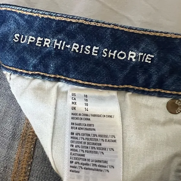 American Eagle distressed jean shorts. - Image 3