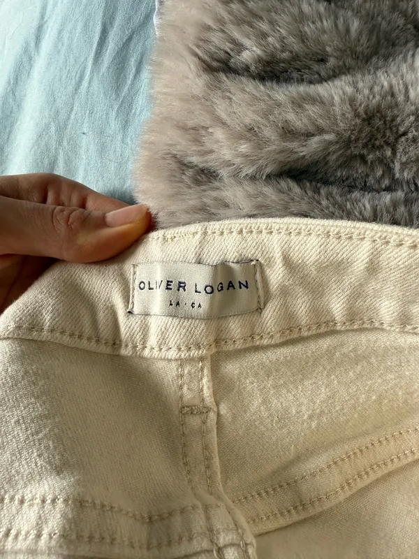 Oliver Logan Aberdeen Wide-Leg Crop Jeans - Image 6