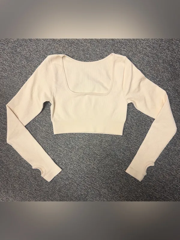 OQQ Cream Ribbed Square Neck Long Sleeve Crop Top Thumbholes Small NWOT - Image 2