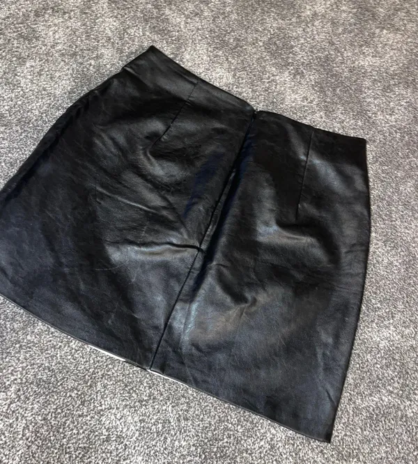 Vera & Lucy black lether skirt with red & white - Image 6