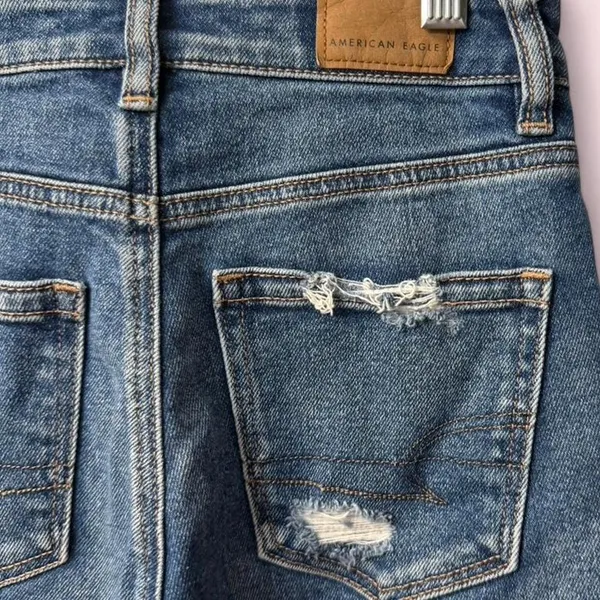Women’s American Eagle Mom Straight Jeans Distressed 000 Regular Cool Torn Blue - Image 7