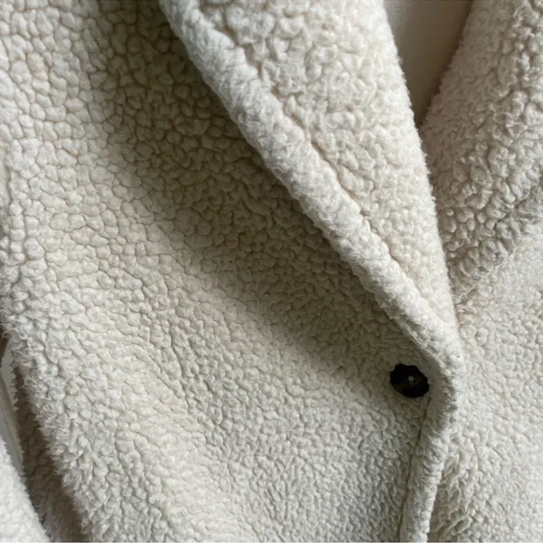 Uniqlo Women's Cream Sherpa Coat - Image 6