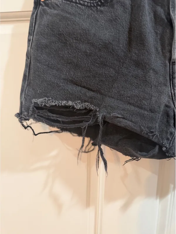 Levi's 501 Black Denim Cutoff Shorts Size 28 - Image 2