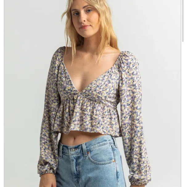 Tilly's Low Back Puff Sleeve Top - Image 4