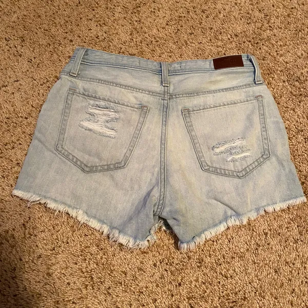 Hollister High Rise Mom 3 inch Shorts - Image 5