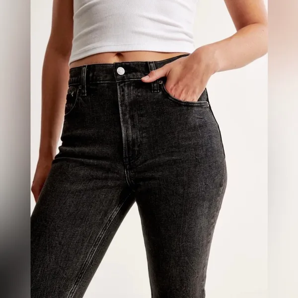 Abercrombie & Fitch Black 80’s Mom High Rise Jeans - Image 2