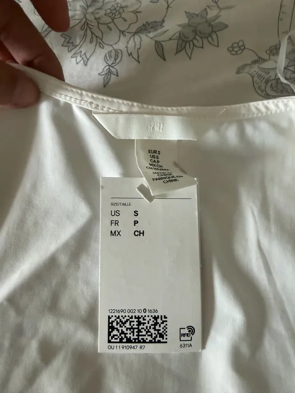H&M White Tank Camisole Size small New with Tags Polyamide Feels Like Silk - Image 4