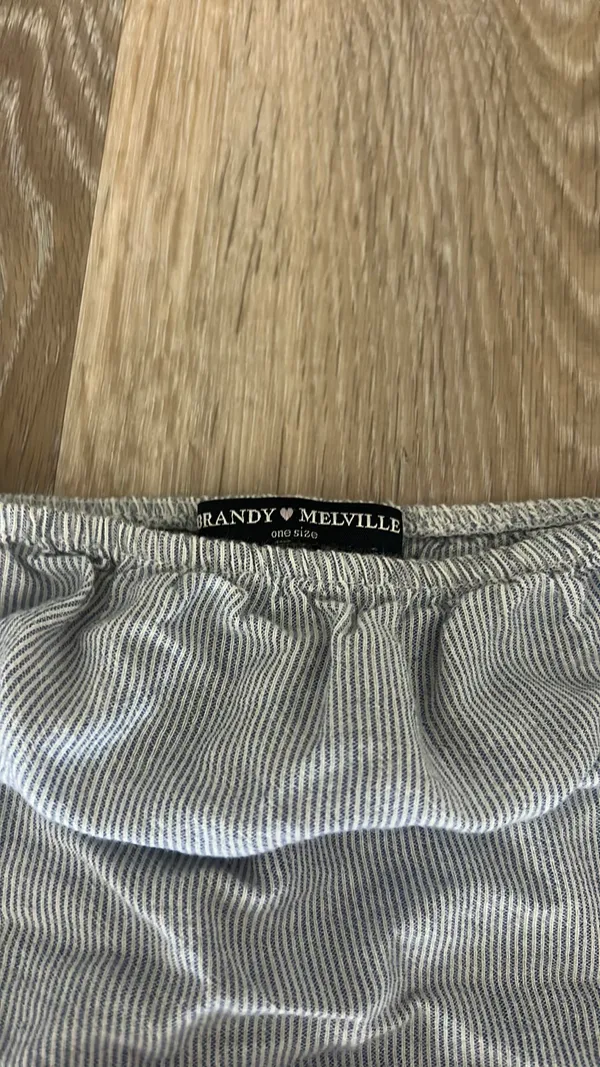 Brandy Melville Off-The-Shoulder Top - Image 2