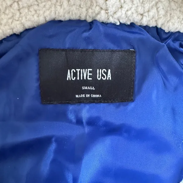 Active USA Quilted Blue Hooded Vest - Image 4