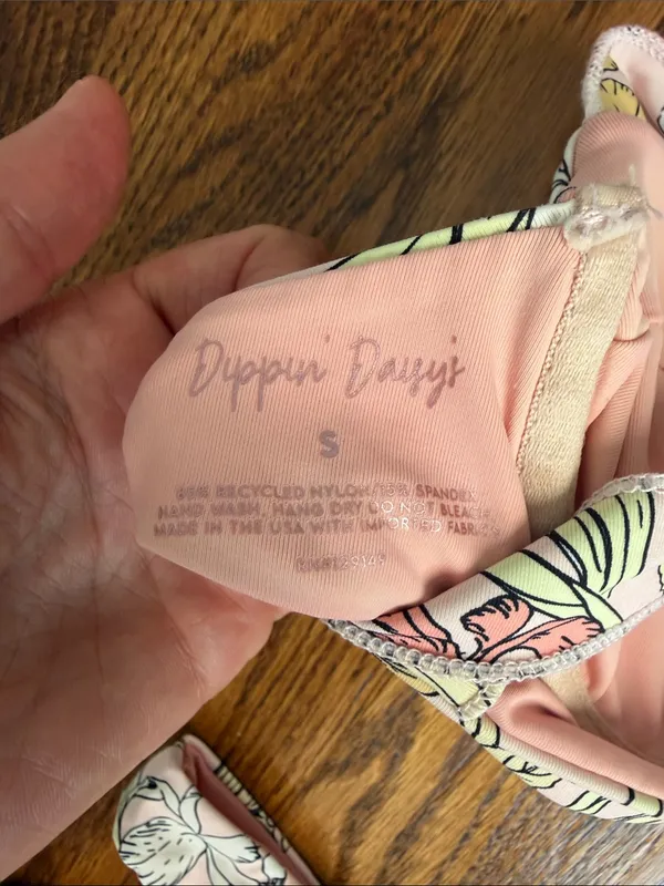 Dippin' Daisy's Pink Pastel Floral Tie-Shoulder Bikini Size Small - Image 4