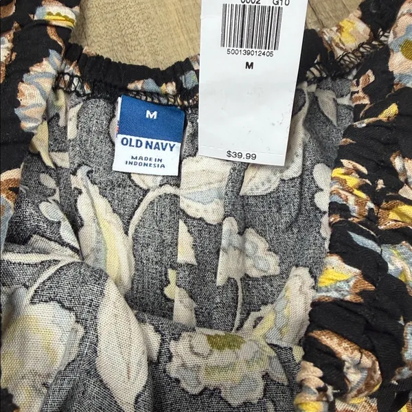 Old Navy Women's Floral Dress in Black and Yellow. NWT. Size‎ Medium - Image 3