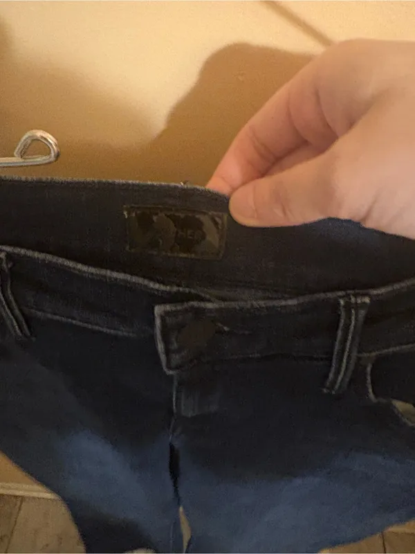Mother The Weekender Fray Jeans in Mint Condition - Image 4
