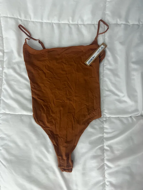 SKIMS Bodysuit Fits Everybody - Image 2
